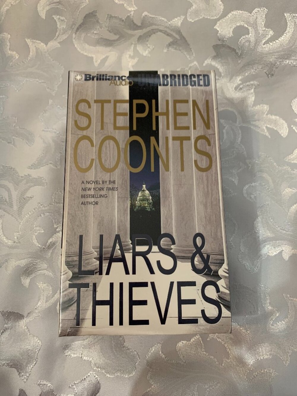 Liars & Thieves by Stephen Coonts (2004, Audiobook Cassette Tapes) NEW